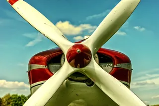 灰色飞机螺旋桨