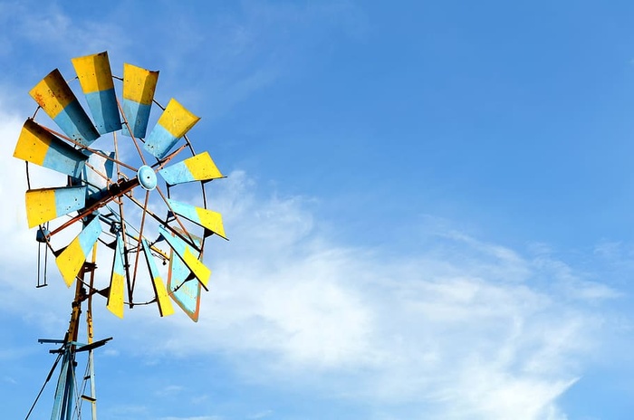 风车与蓝天