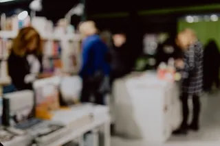 书店里有很多书