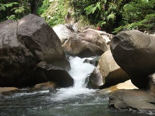 怀特曼山脉，山涧，新不列颠西部，岩石，水，岩石-物体，固体，自然之美