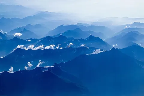 自然、山脉、峰顶、山峰、雾、云、天空、梯度 自然、山脉、峰顶、山峰、雾、云、天空、梯度