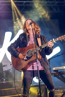 音乐, 乐器, 性能, 音乐家, 艺术家, 艺术文化和娱乐, 一个人, 玩