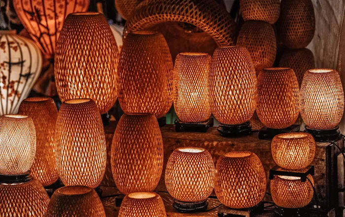 红色台灯