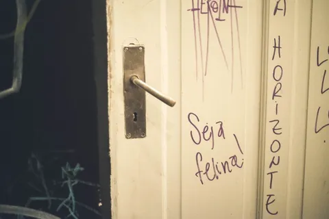 文字，手写，储物柜，书法，保险箱，电器，锁，衣架