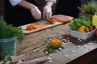 切菜人，素食者，装饰品，食物，成熟，餐桌，准备，盘子