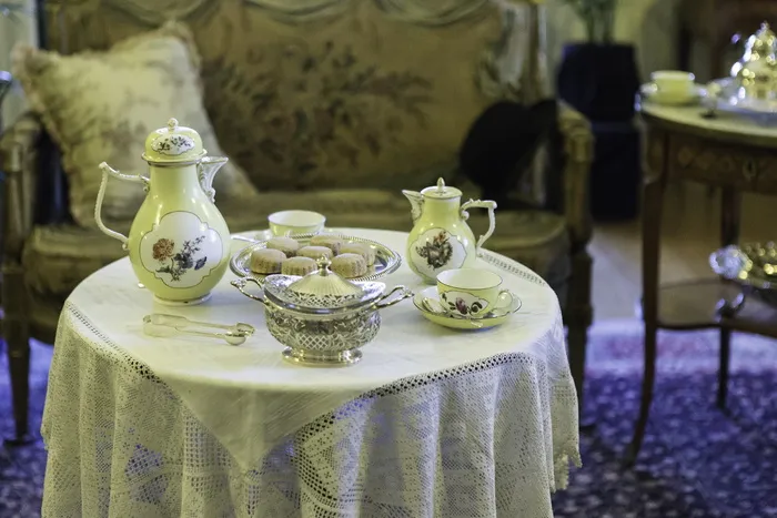 Polesden Lacey、Surrey、National Trust、edwardian country house、wealth、茶室、茶几、双人茶