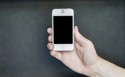 白色iphone 4s、智能手机、屏幕、iphone、技术、显示器、设备、无线 白色iphone 4s、智能手机、屏幕、iphone、技术、显示器、设备、无线