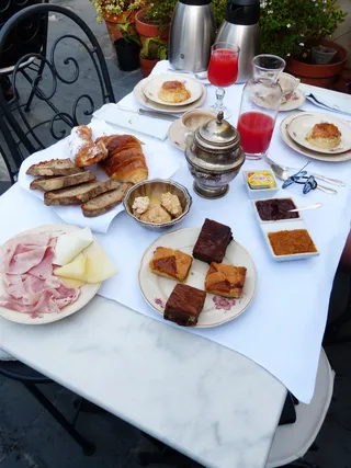 烘焙、面包、透明、酒杯、食物、放置、白色、桌子