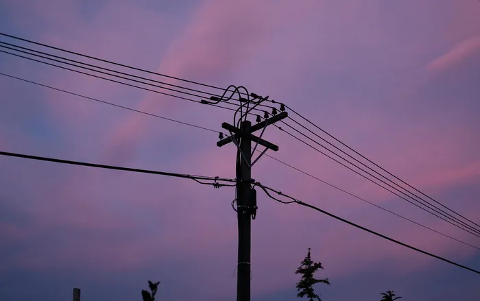 黑色电线杆、电线杆、电缆、新西兰基督城、电力线、输电塔、天空