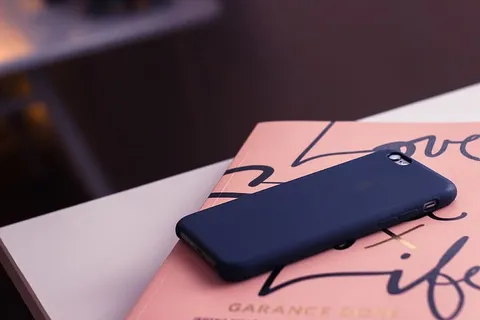 iphone、手机、智能手机、手机、书籍、杂志、商务、办公室