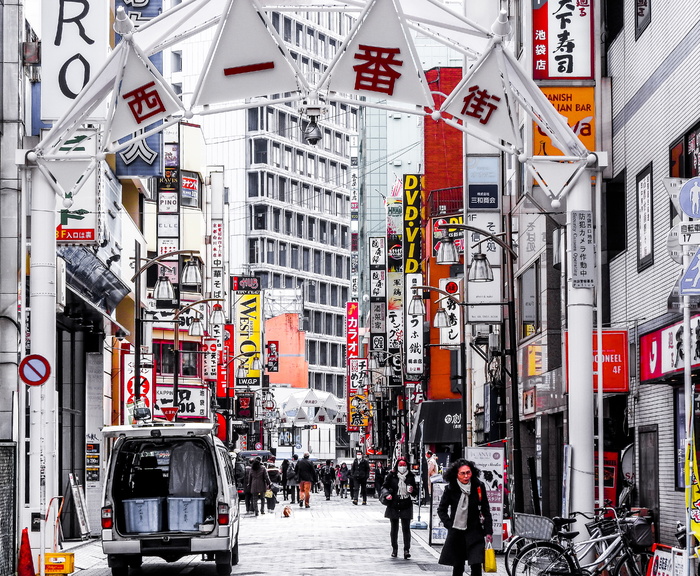 人，步行，街道，建筑物，白天，建筑，建筑物