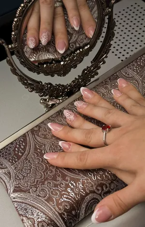 女士，佩戴，银色戒指，指甲，手，修指甲，女性，护理