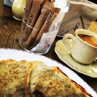 咖啡、自助餐厅、蛋糕、器皿、甜点、垃圾、葡萄酒、食品和饮料