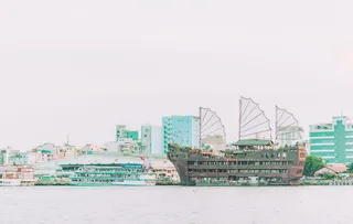 水体附近的城市建筑