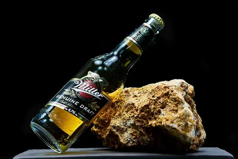 啤酒,米勒,品牌,瓶子,玻璃,肯尼迪,广告,促销 啤酒,米勒,品牌,瓶子,玻璃,肯尼迪,广告,促销