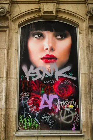 五颜六色的女性脸部绘画，人品，口红，女性相像，化妆，红色，肖像，红色唇膏