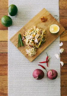 配料，食物，厨师，洋葱，香料，胡椒，大蒜，餐桌