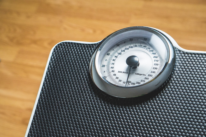 白色、黑色、体重秤、体重秤、体重、体重、超重、体重不足