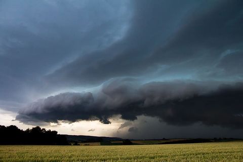 积雨云、风暴狩猎、气象学、雷暴、风暴、陆架云、飑线、乌云
