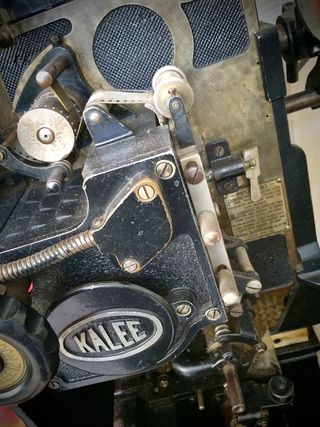 卡利，投影仪，古董，金属，机械，高角度视图，室内，机器零件