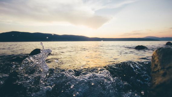 余辉、水、海、太阳、天空、河流、傍晚、船