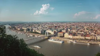 匈牙利、布达佩斯、天空、天际线、城市、船只、桥梁、河流