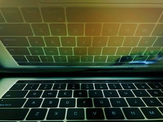 越南，曲ậN10，557a/b1 nguyễn tri phơng tổ 12 kp 3，键盘macbook，macbook，科技，macbook touchbar，macbook light