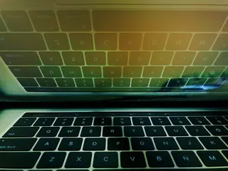 越南，曲ậN10，557a/b1 nguyễn tri phơng tổ 12 kp 3，键盘macbook，macbook，科技，macbook touchbar，macbook light