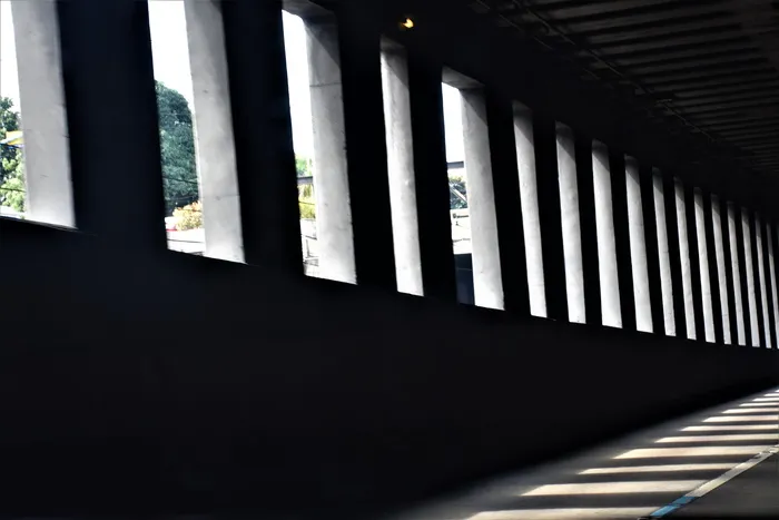 灰色混凝土建筑
