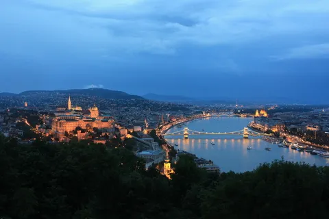 匈牙利布达佩斯,建筑,河流,城堡,建筑,夜晚,灯光 匈牙利布达佩斯,建筑,河流,城堡,建筑,夜晚,灯光