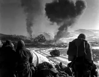 F4U-5海盗在朝鲜战争期间为美国海军陆战队提供近距离空中支援