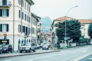 车辆、道路、建筑物、汽车、建筑、城市、住宅、小巷