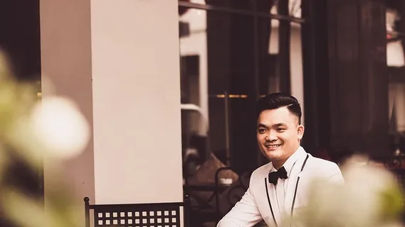 男式白色连衣裙衬衫