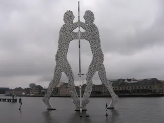 分子人，柏林，狂欢，水，建筑，建筑结构，天空，云天