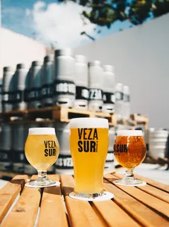 三个什锦鸡尾酒杯