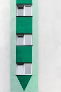 白色木推拉玻璃窗