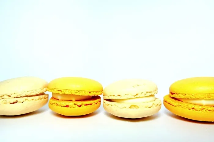 黄色杏仁饼