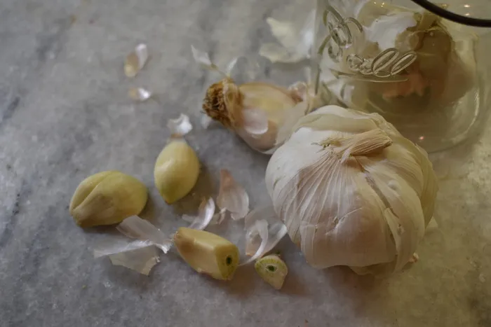 大蒜，鳞茎，烹饪，柜台，调味品，新鲜，香草，健康