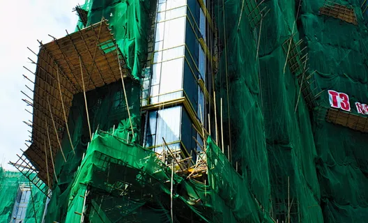 建筑，建筑结构，建筑外观，无人，建筑，废弃，天，绿色