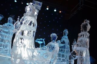 冰雕、寒冷、圣诞节、表现、雕塑、人类表现、雕像、艺术和工艺