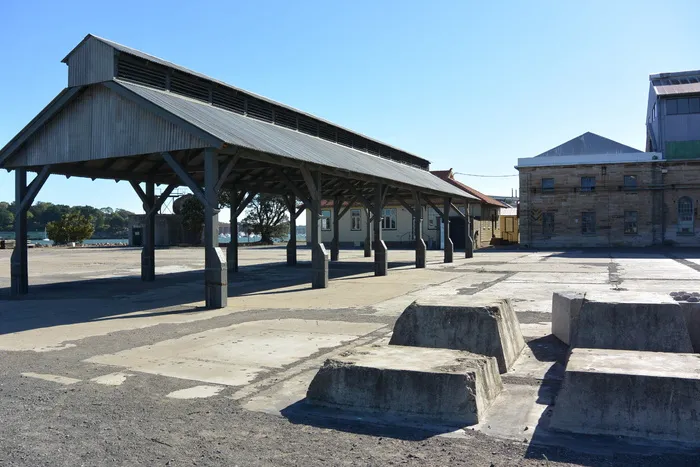 立式屋顶、开放式混凝土区域、遮阳篷、露台、大型露台、凤头岛、建筑、建筑结构