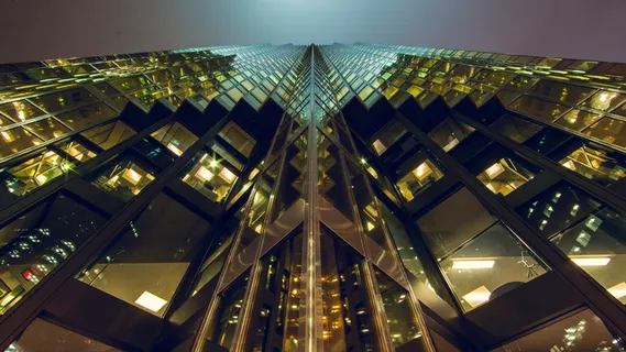 玻璃建筑低角度照片 玻璃建筑低角度照片