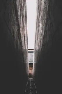 白色天空下的走廊 白色天空下的走廊