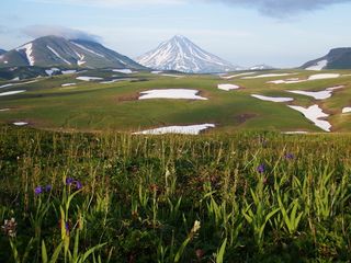 堪察加半岛，高山高原，苔原，火山，雪，夏天，八月，山脉