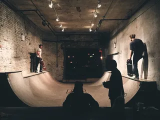 黑暗、光明、夜晚、人、坡道、轮廓、滑板、滑板运动员