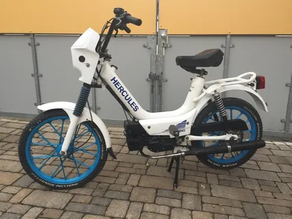 轻便摩托车、hercules、white、时速25公里、自行车、交通工具、陆地车辆、交通方式 轻便摩托车、hercules、white、时速25公里、自行车、交通工具、陆地车辆、交通方式