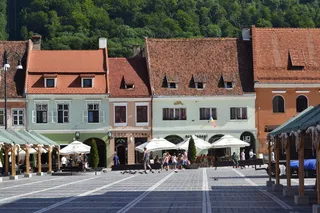 罗马尼亚，布拉诺夫，广场，市场，城市景观，人，鸽子，sguare