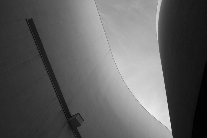 西班牙、巴塞罗那、天空、黑白、圆形、曲线、低角度视图、无人