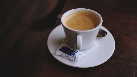 浇好的,茶杯,茶碟,咖啡,白色,陶瓷,杯子,浓缩咖啡 浇好的,茶杯,茶碟,咖啡,白色,陶瓷,杯子,浓缩咖啡