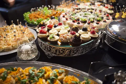 白色糖霜、有盖、纸杯蛋糕、已放置、托盘、食物、邀请、宏